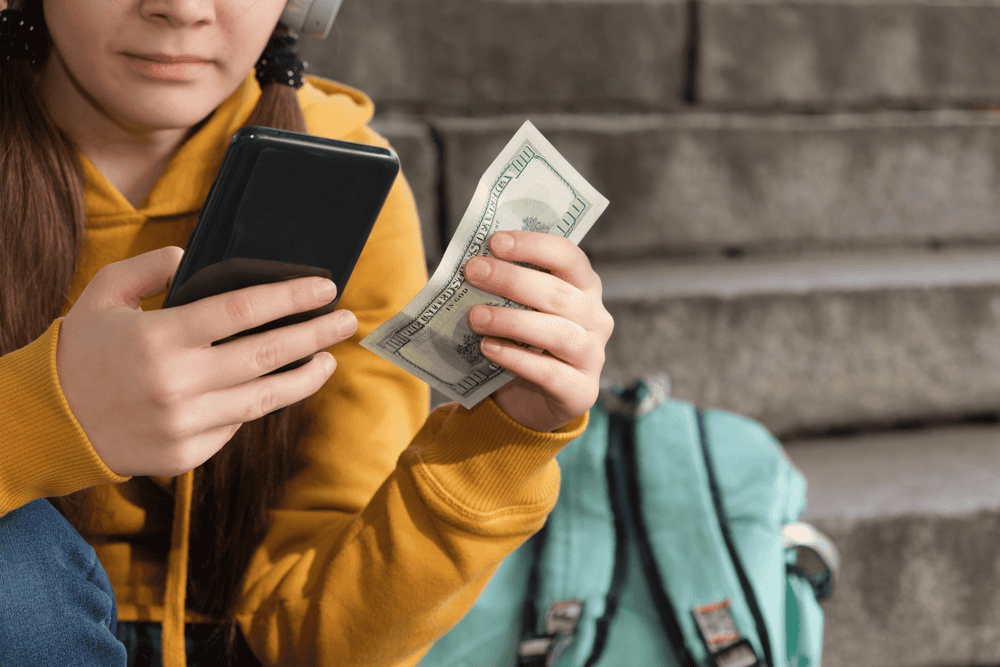 Common Mistakes Using Budget Apps for Teens